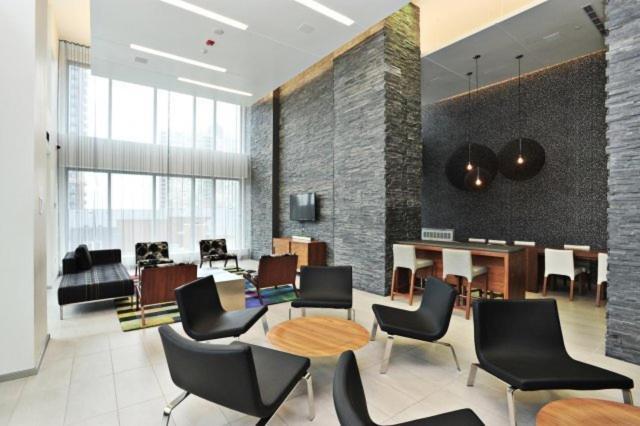 Square One Fully Furnished Suite Mississauga Luaran gambar